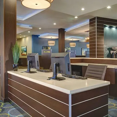 Hotel Fairfield & By Marriott San Diego