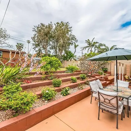 Cozy - 2 Blocks To Beach! Holiday home Carlsbad