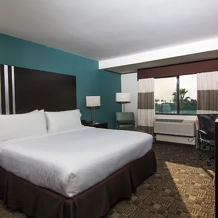 Hotel Express & By Ihg