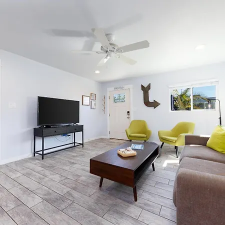 Charming - 4br, Sleeps 10, Pets Ok *
