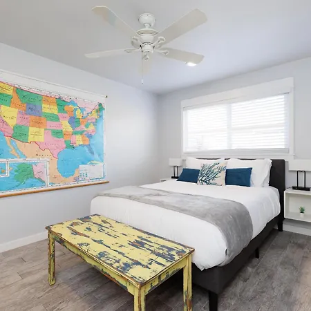 Holiday home Charming - 4br, Sleeps 10, Pets Ok *