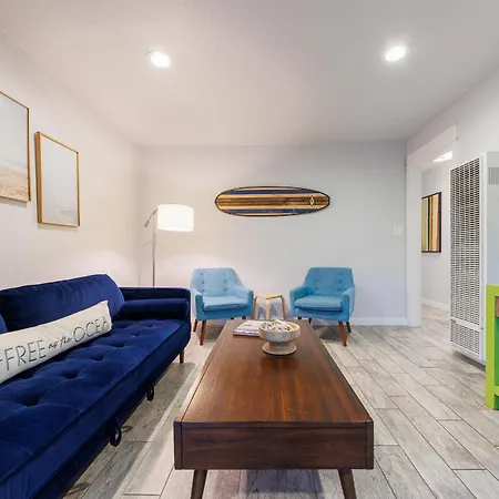 Charming - 4br, Sleeps 10, Pets Ok Holiday home Carlsbad