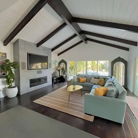 Tranquil Retreat With Pool Near Beach & Legoland