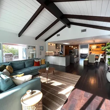 Holiday home Tranquil Retreat With Pool Near Beach & Legoland