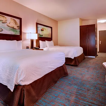 Hotel Fairfield & By Marriott San Diego