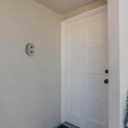 3690 Boulevard - Unit C * Carlsbad