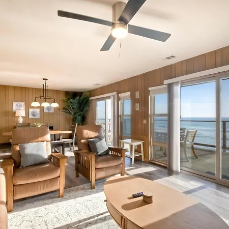Apartment Oceanfront Getaway Ocean Views Fire Pit Bbq Access