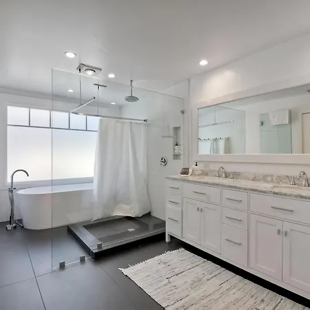 3636 Blvd - Lower Holiday home *