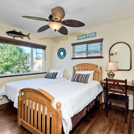 5285 Shore Drive Holiday home