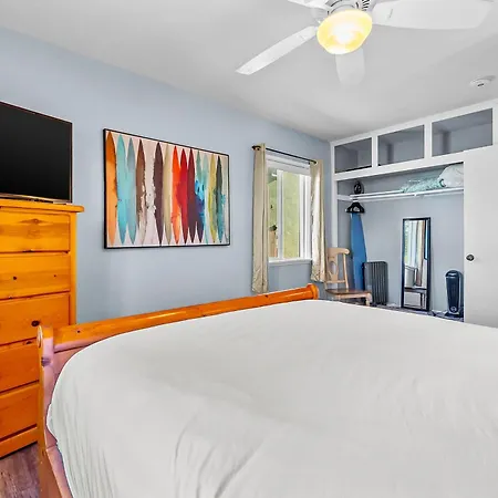 3009 Ocean Street A Beachfront With Balcony & Deck *