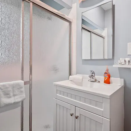 3009 Ocean Street A Beachfront With Balcony & Deck Apartment *