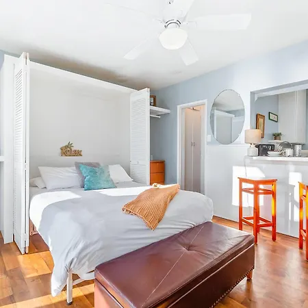 Apartment 3009 Ocean St F Fantastic Oceanfront Featuring Free Wifi, Patio