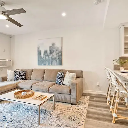 La Costa Comfort - Resort-style Living For 2 Holiday home *