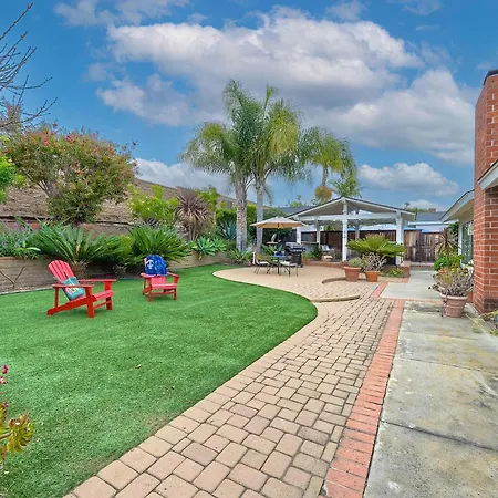 Holiday home Charm - 3br Stunner *