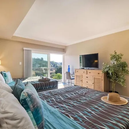 Southern Exposure With Private Balcony Holiday home Carlsbad