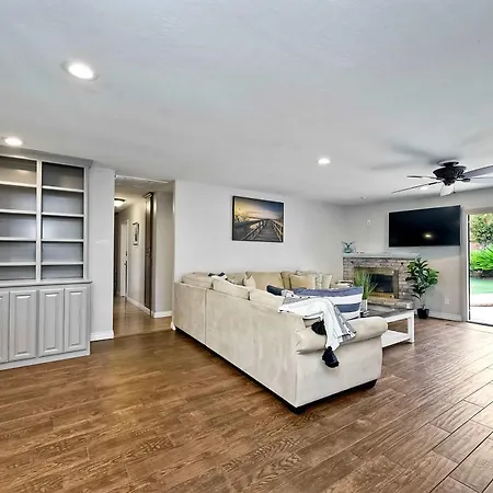 Charm - 3br Stunner * Carlsbad
