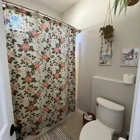 Oasis In Village Holiday home *