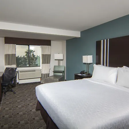 Hotel Express & By Ihg