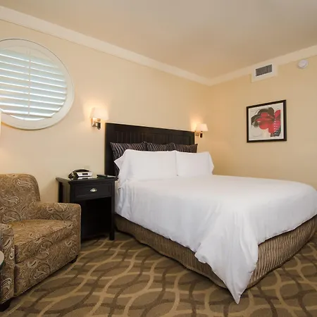 West & 3* Carlsbad