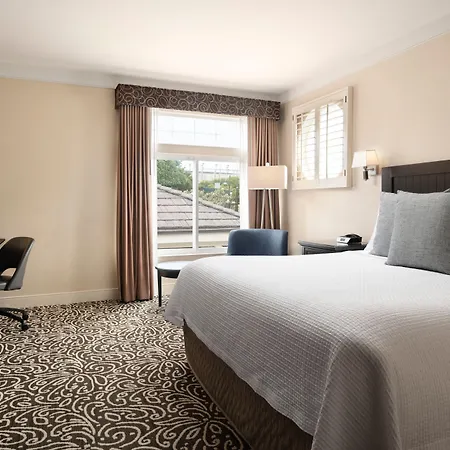West & Hotel 3*