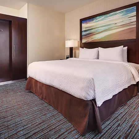 Fairfield & By Marriott San Diego Hotel