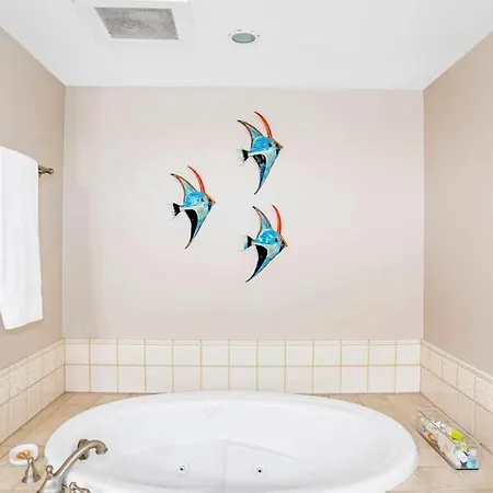 - Walk - Village - Pool - - Gym - Apartment *