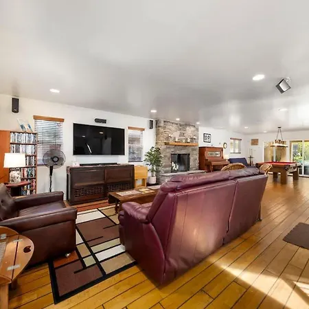 Holiday home Hot Tub Ocean Views 3 Bedroom Private Carlsbad