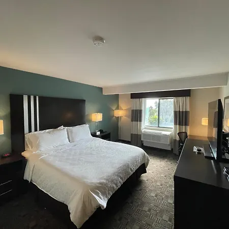 Hotel Express & By Ihg 3*