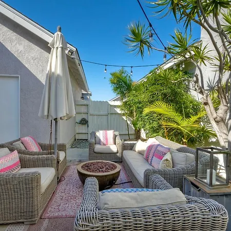 Coastal — Private Patio + Gated Pool & In Minutes To The Beach! Holiday home *