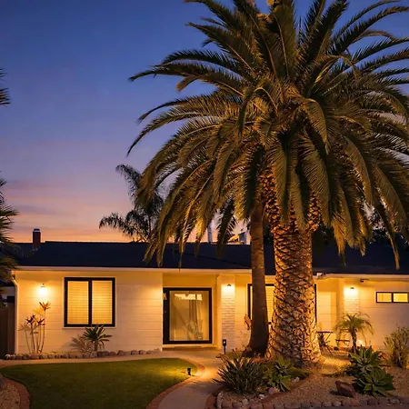 Palm Grove Luxe King, Wet & Chefs Kitchen Carlsbad
