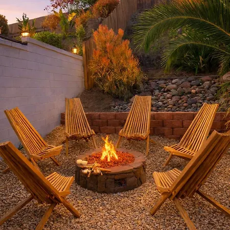 Palm Grove Luxe King, Wet & Chefs Kitchen * Carlsbad
