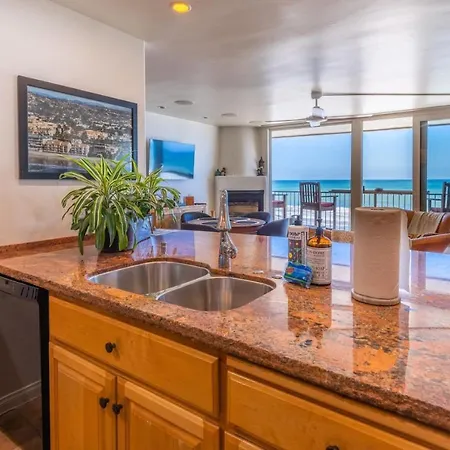 Oceanfront On Sand, Walk To Village Carlsbad