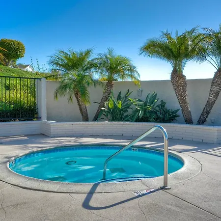 Coastal — Private Patio + Gated Pool & In Minutes To The Beach! Holiday home *