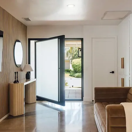 Palm Grove Luxe King, Wet & Chefs Kitchen