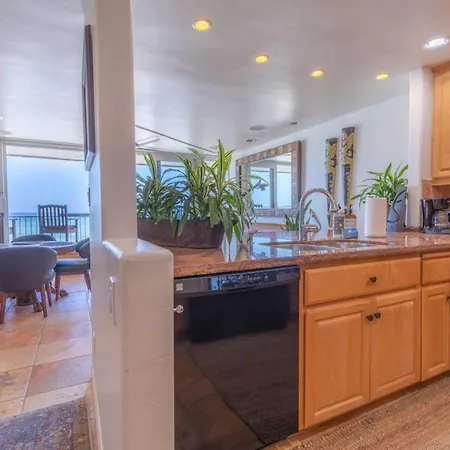 Oceanfront On Sand, Walk To Village