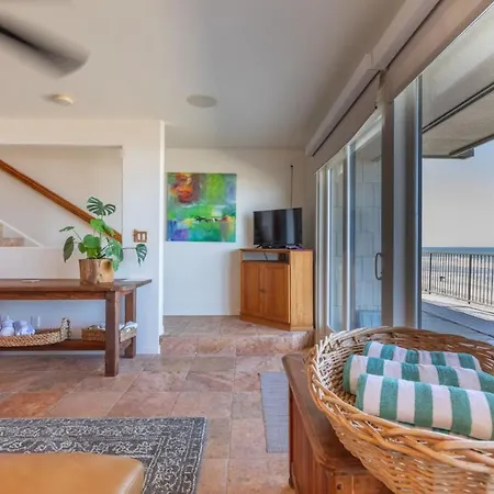 Oceanfront On Sand, Walk To Village