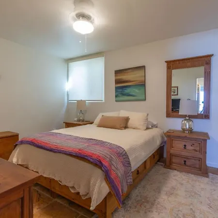 Oceanfront On Sand, Walk To Village Holiday home *