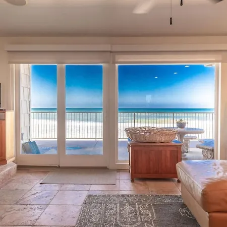 Oceanfront On Sand, Walk To Village Holiday home *
