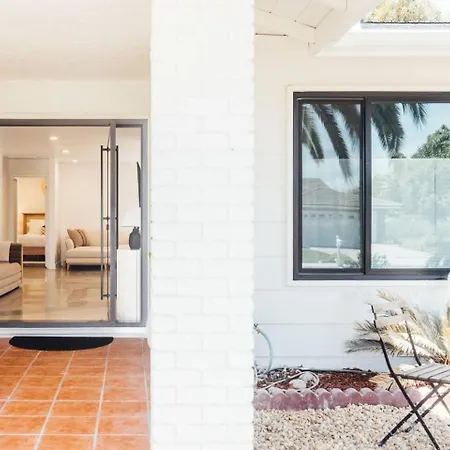 Holiday home Palm Grove Luxe King, Wet & Chefs Kitchen *