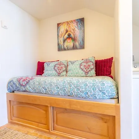 Oceanfront On Sand, Walk To Village Holiday home