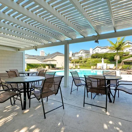 Coastal — Private Patio + Gated Pool & In Minutes To The Beach! Holiday home *