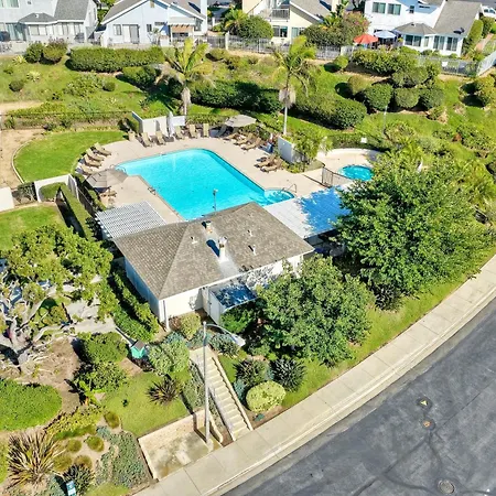 Coastal — Private Patio + Gated Pool & In Minutes To The Beach! Holiday home