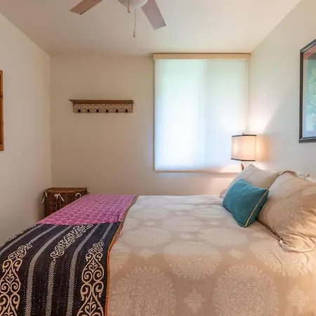 Holiday home Oceanfront On Sand, Walk To Village *