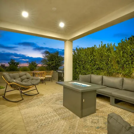 Apartment Luxury Retreat | Across The Street From | Firepit, Bbq, Ping Pong, Cornhole & Carlsbad