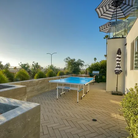 Apartment Luxury Retreat | Across The Street From | Firepit, Bbq, Ping Pong, Cornhole & *