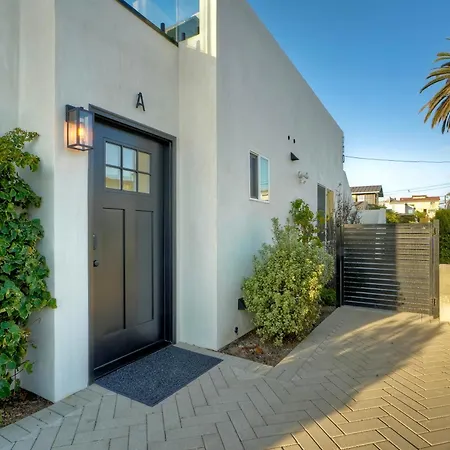 Apartment Luxury Retreat | Across The Street From | Firepit, Bbq, Ping Pong, Cornhole & *
