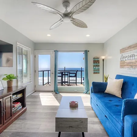 Oceanfront Condo, Private Balcony, Access, Sunset Views Apartment *