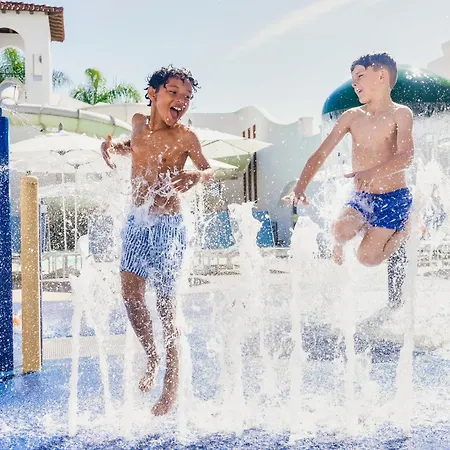 Omni La Costa & 4*