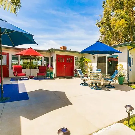 Holiday home #2361 - Lagoon Family Three-bedroom Holiday Carlsbad