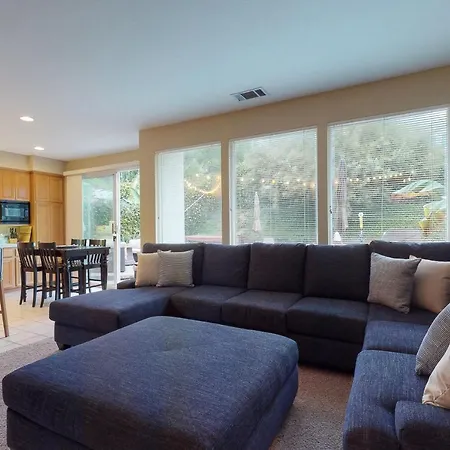 Linmar Luxury Holiday home